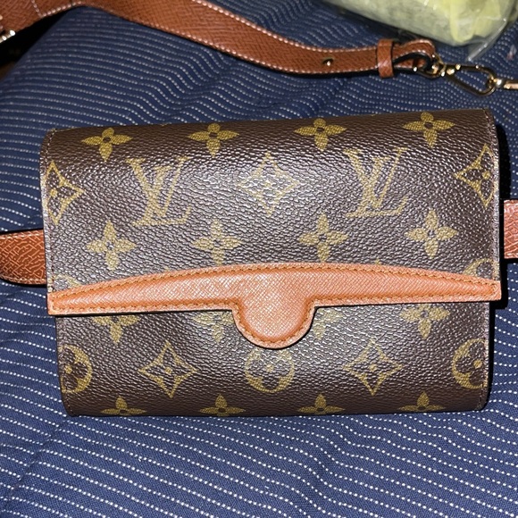 Louis Vuitton Ache Brown Monogram Clutch / Waist Pouch Made in France A20993 - Picture 1 of 12